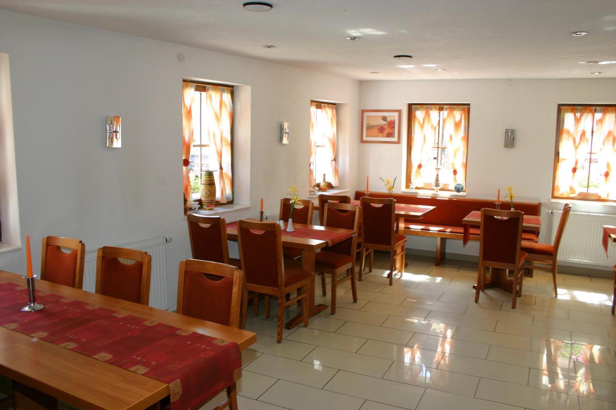 Gasthaus Traube Dettingen an der Erms Ngoại thất bức ảnh